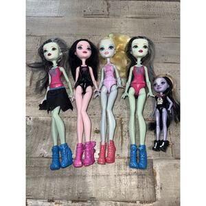 Monster High Doll Lot 2015-2016 Draculaura Loogana Blue Frankie Skunk - 5 Dolls